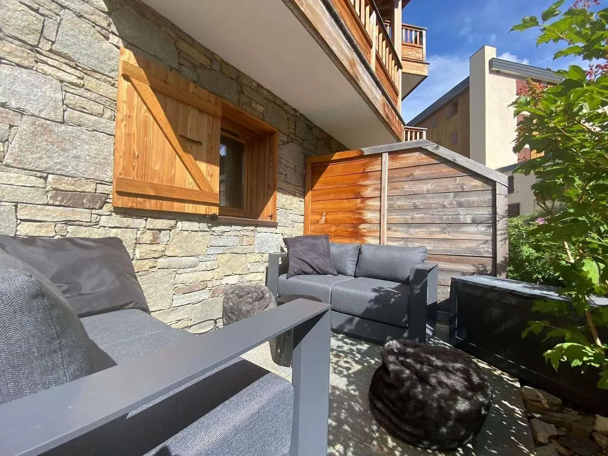 Appartement Moderne A Courchevel Pour 4 Pers, Proche Piste, Parking Et Wifi Inclus - Fr-1-563-69 0*,  프랑스
