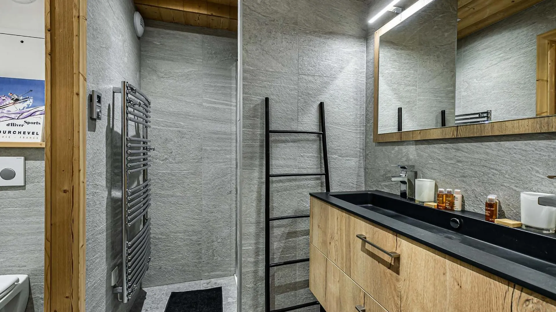Appartement Moderne A Courchevel Pour 4 Pers, Proche Piste, Parking Et Wifi Inclus - Fr-1-563-69