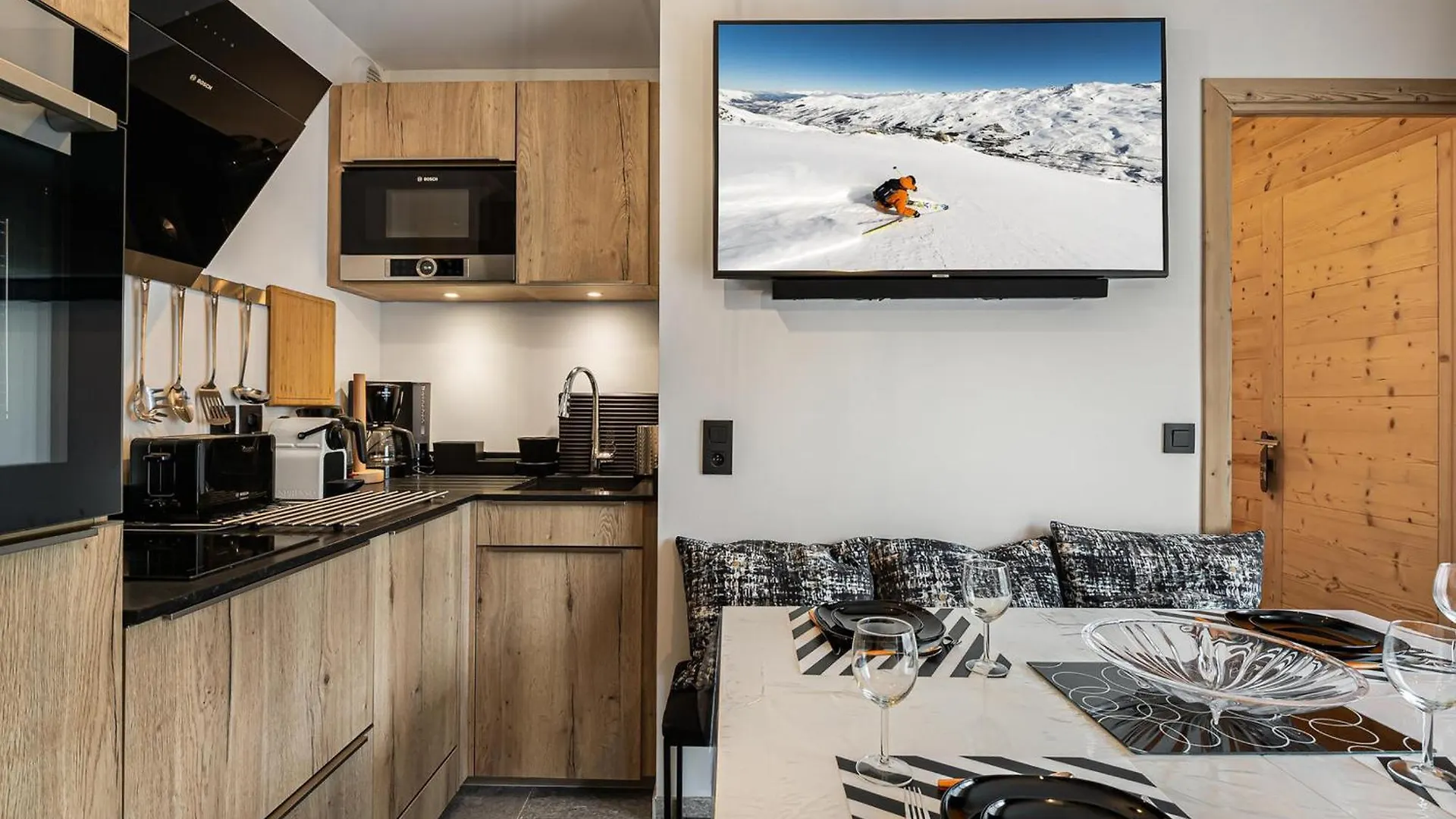 아파트 Appartement Moderne A Courchevel Pour 4 Pers, Proche Piste, Parking Et Wifi Inclus - Fr-1-563-69